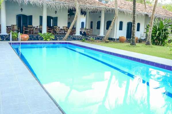 Piscina all'aperto, ombrelloni da piscina