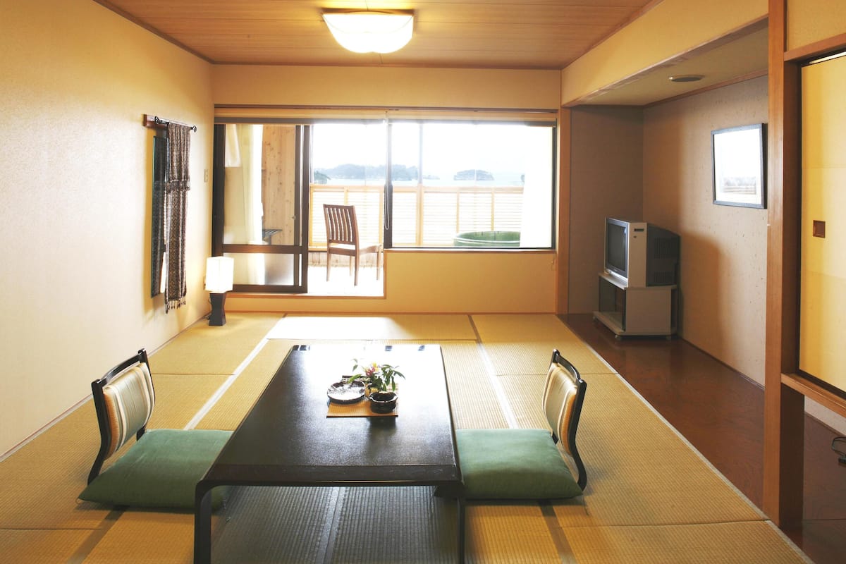 Japanese Style Room with Fine View Bath | Free WiFi
