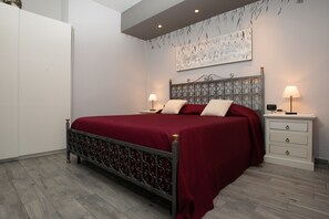 Premium bedding, blackout curtains, free WiFi, bed sheets - Villa Rosy B&B (Paruzzaro)