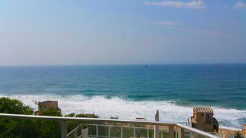 Rumah, 5 kamar tidur, tepi laut | Pemandangan dari kamar