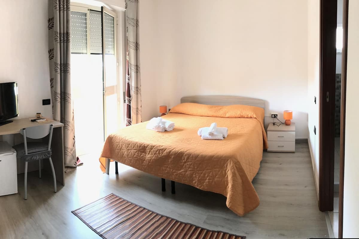 Desk, cots/infant beds, rollaway beds, free WiFi
