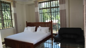 Executive Room | Premium bedding, desk, blackout curtains, free WiFi - Merves Hotel (Arusha)