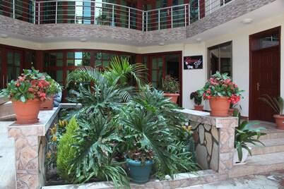 Merves Hotel