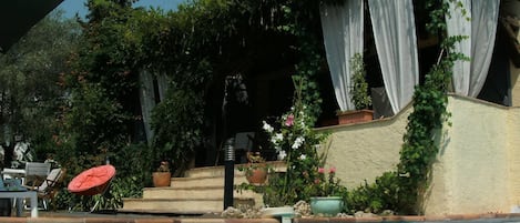 Kolam renang terbuka