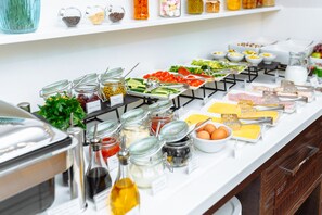 Daily buffet breakfast (RUB 500 per person) - Ramada Hotel & Suites by Wyndham Novosibirsk Zhukovka (Novosibirsk)