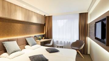 Standard double room | 1 bedroom, minibar, in-room safe, free WiFi