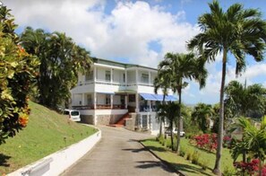 Majoituspaikan sisäänkäynti