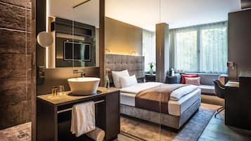 Standard Room (Queen)