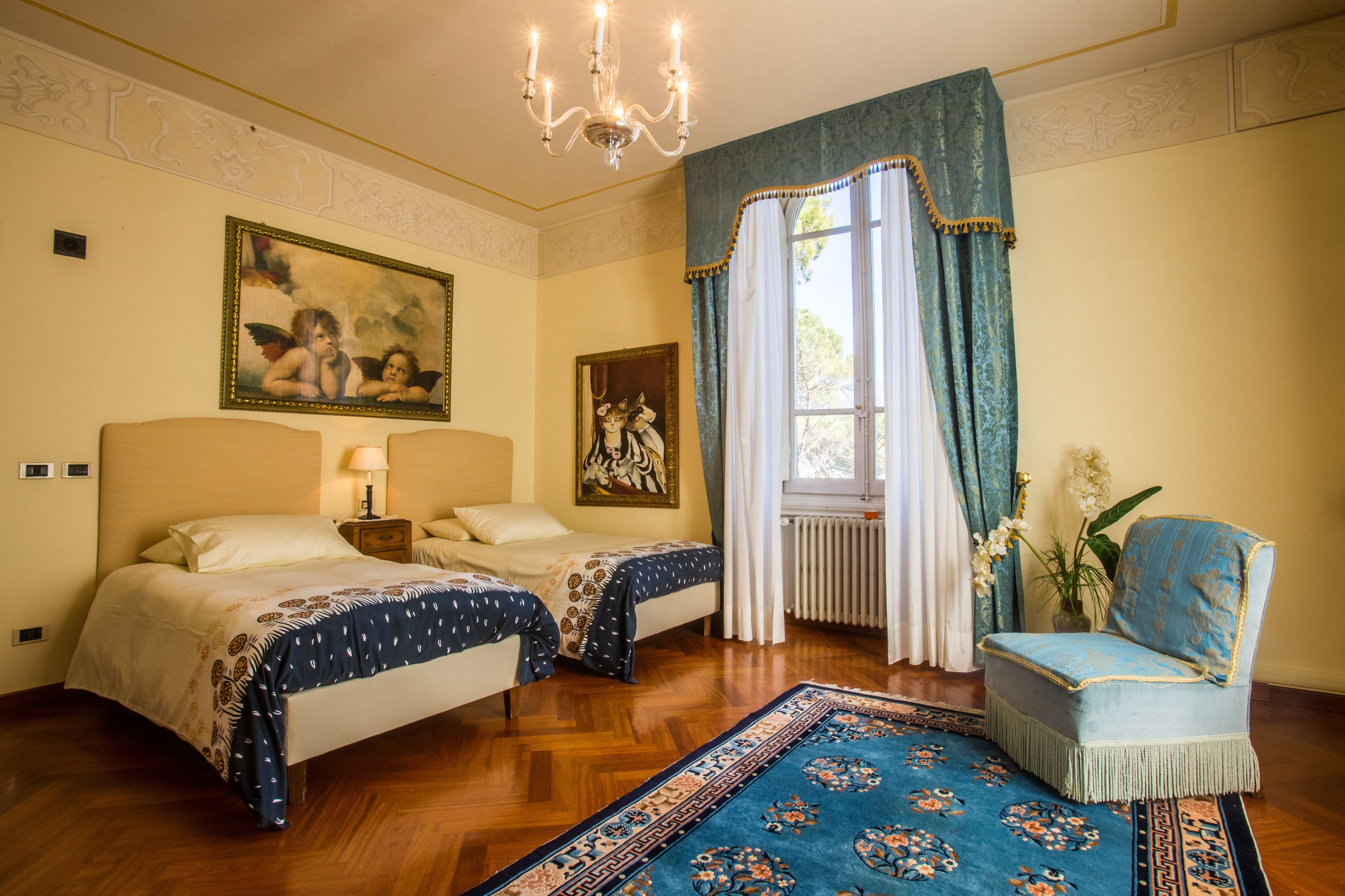 Deluxe-Suite, 2 Schlafzimmer | Hochwertige Bettwaren, Minibar, Zimmersafe, kostenloses WLAN