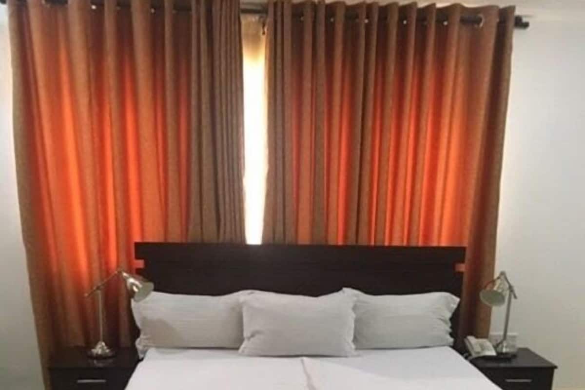 In-room safe, desk, iron/ironing board, free WiFi