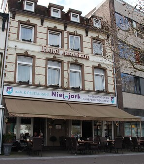 Front of property - Hotel American (Venlo)