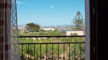 Camera Superior, vista laguna | Biancheria da letto di alta qualità, copriletto in piuma, una scrivania