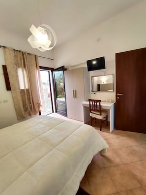 Double or Twin Room | Premium bedding, down comforters, desk, free WiFi - Casolare nelle Saline (Paceco)