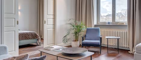 Luxury Apartment, 2 Bedrooms, River View | Living room | 107-cm flat-screen TV with cable channels, TV