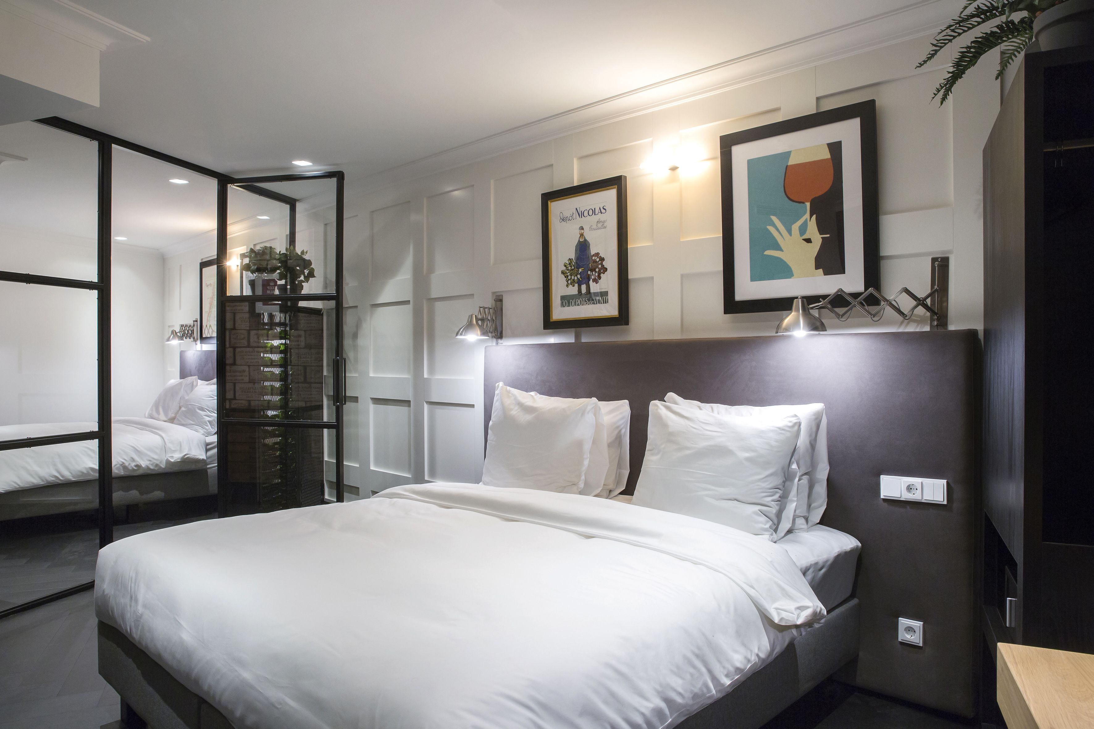 deluxe cellar quadruple room | premium bedding, down duvets, in-room safe, desk