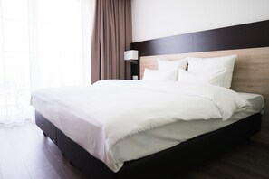 Deluxe Double Room | In-room safe, desk, soundproofing, free WiFi