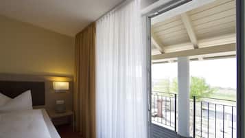 Standard Double Room | In-room safe, desk, soundproofing, free WiFi