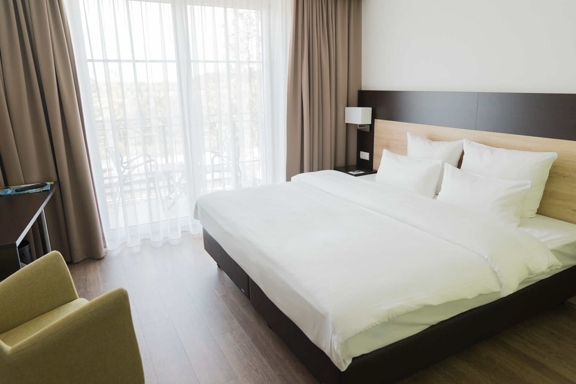 In-room safe, desk, soundproofing, free WiFi