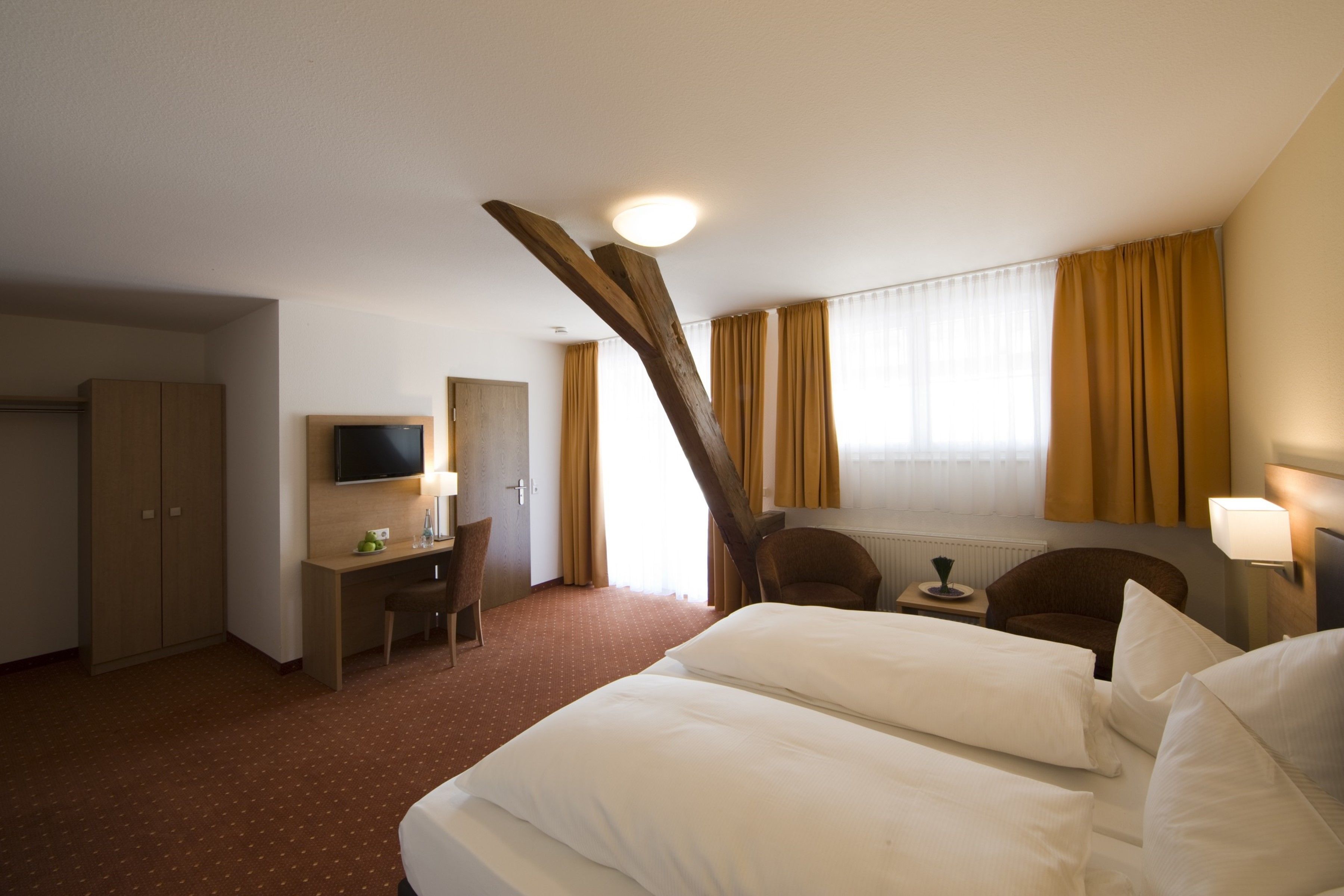 standard double room | in-room safe, desk, soundproofing, free wifi