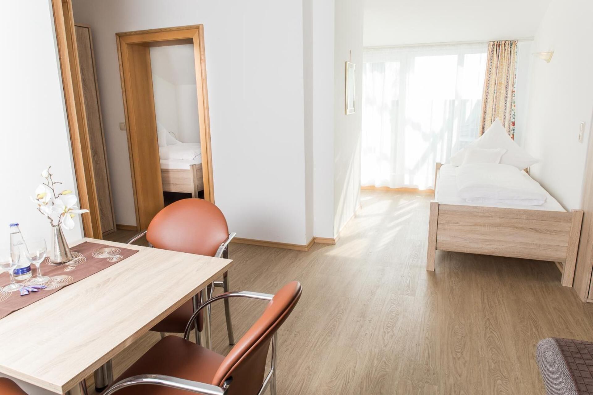 Coffres-forts dans les chambres, bureau, rideaux occultants