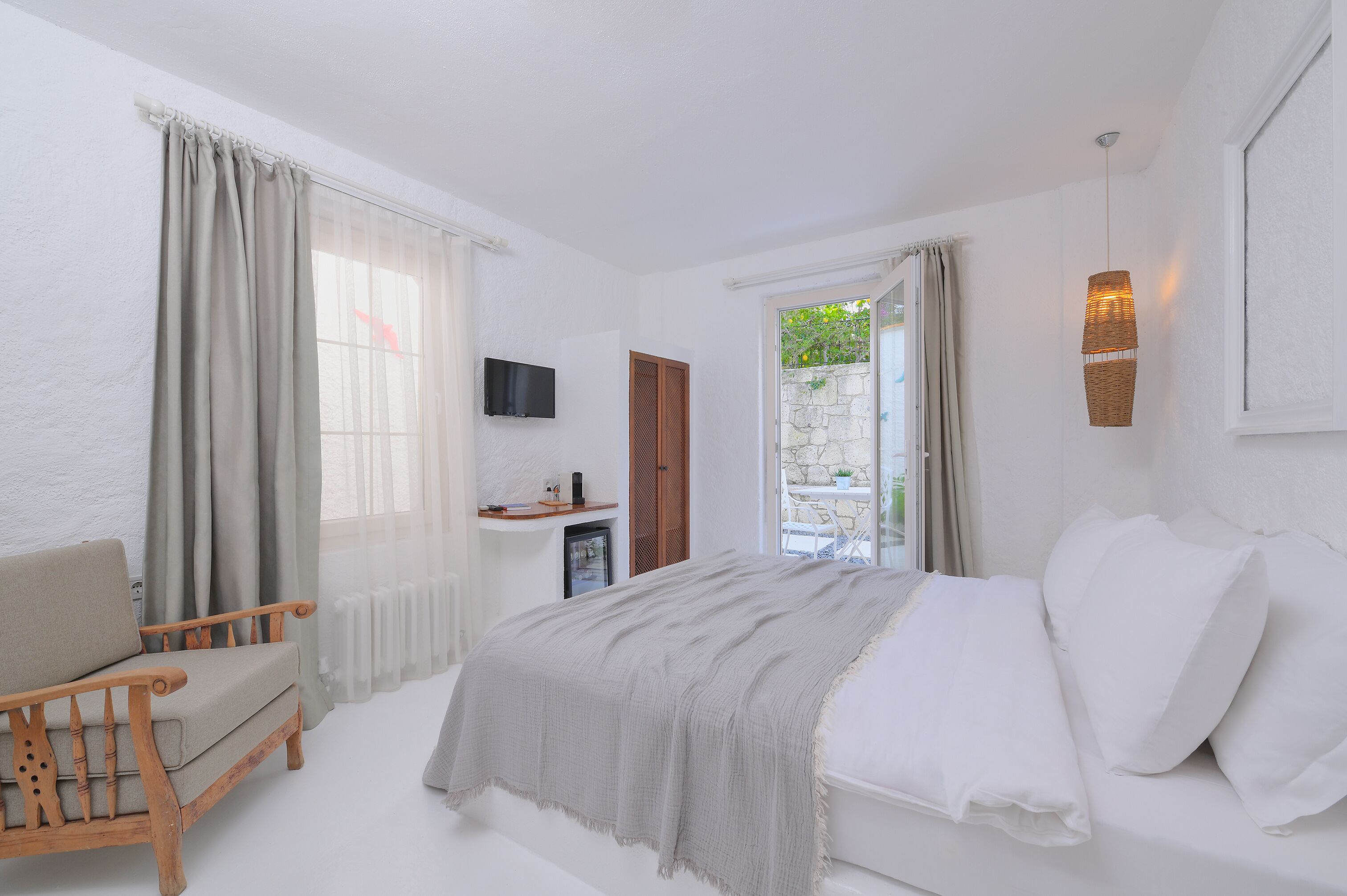 room (queen) | 1 bedroom, premium bedding, in-room safe, free wifi