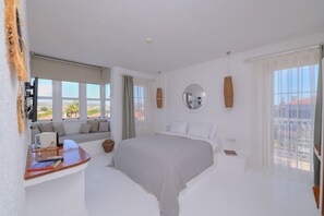 Deluxe Room | Premium bedding, in-room safe, free WiFi, bed sheets - Peremere Alacati Hotel (Cesme)
