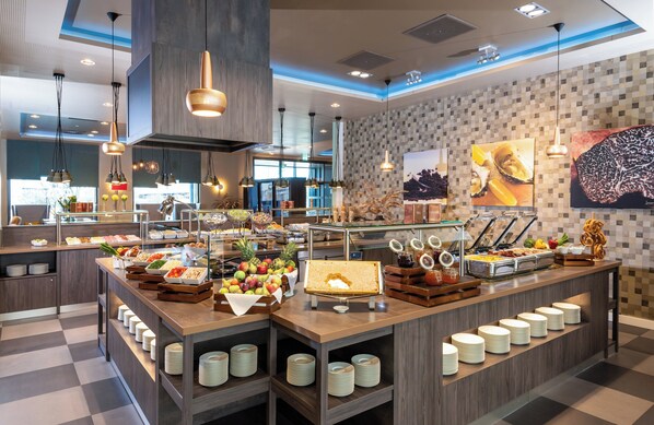 Daily buffet breakfast (EUR 19 per person)