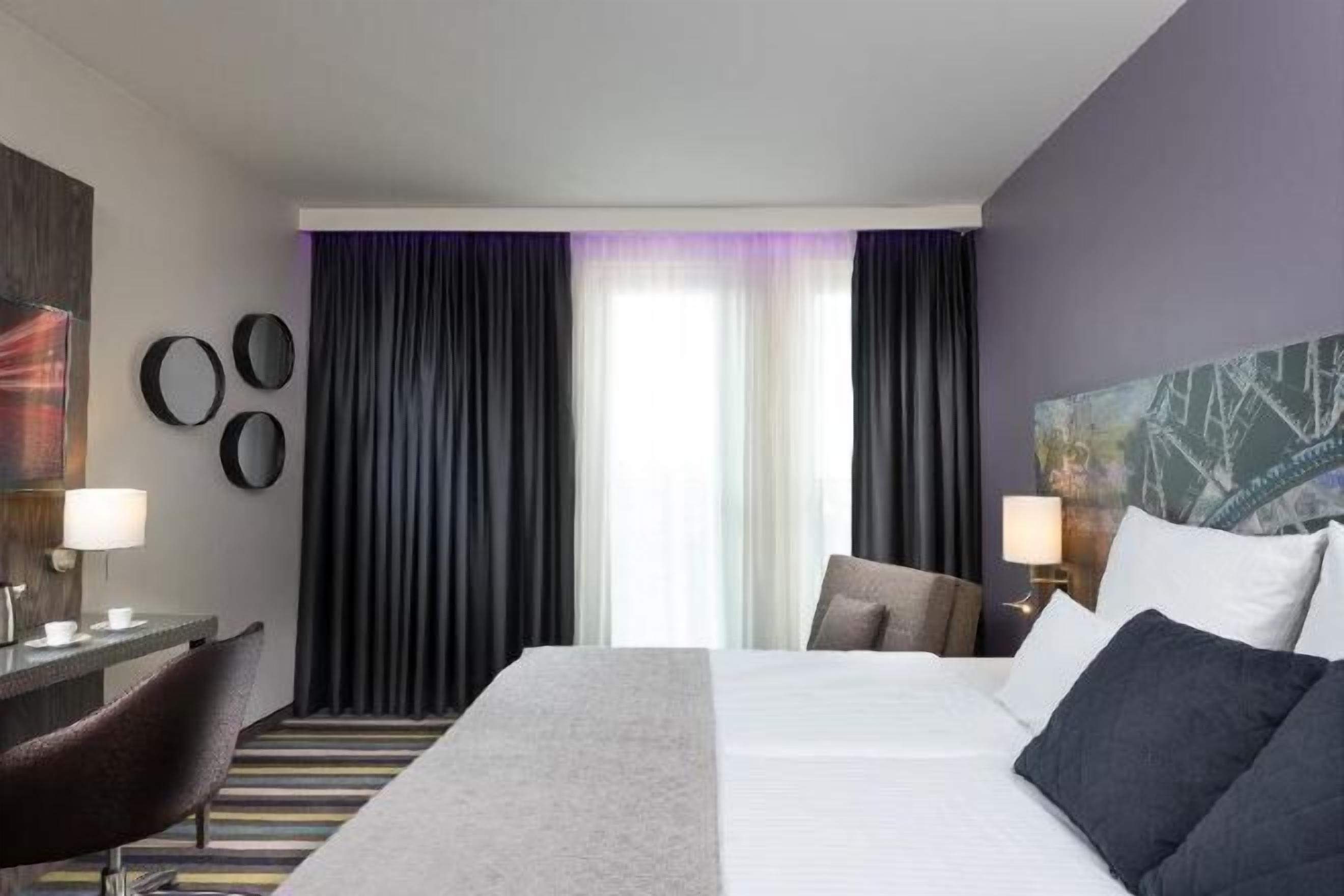 In-room safe, desk, soundproofing, free WiFi