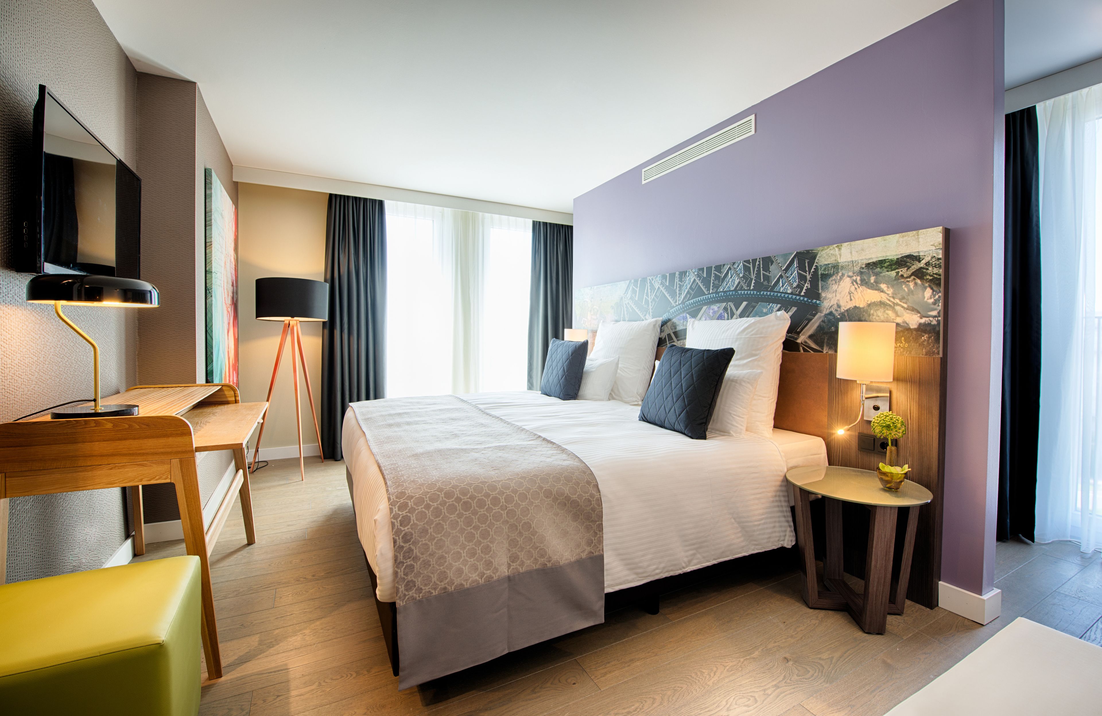 in-room safe, desk, soundproofing, free wifi