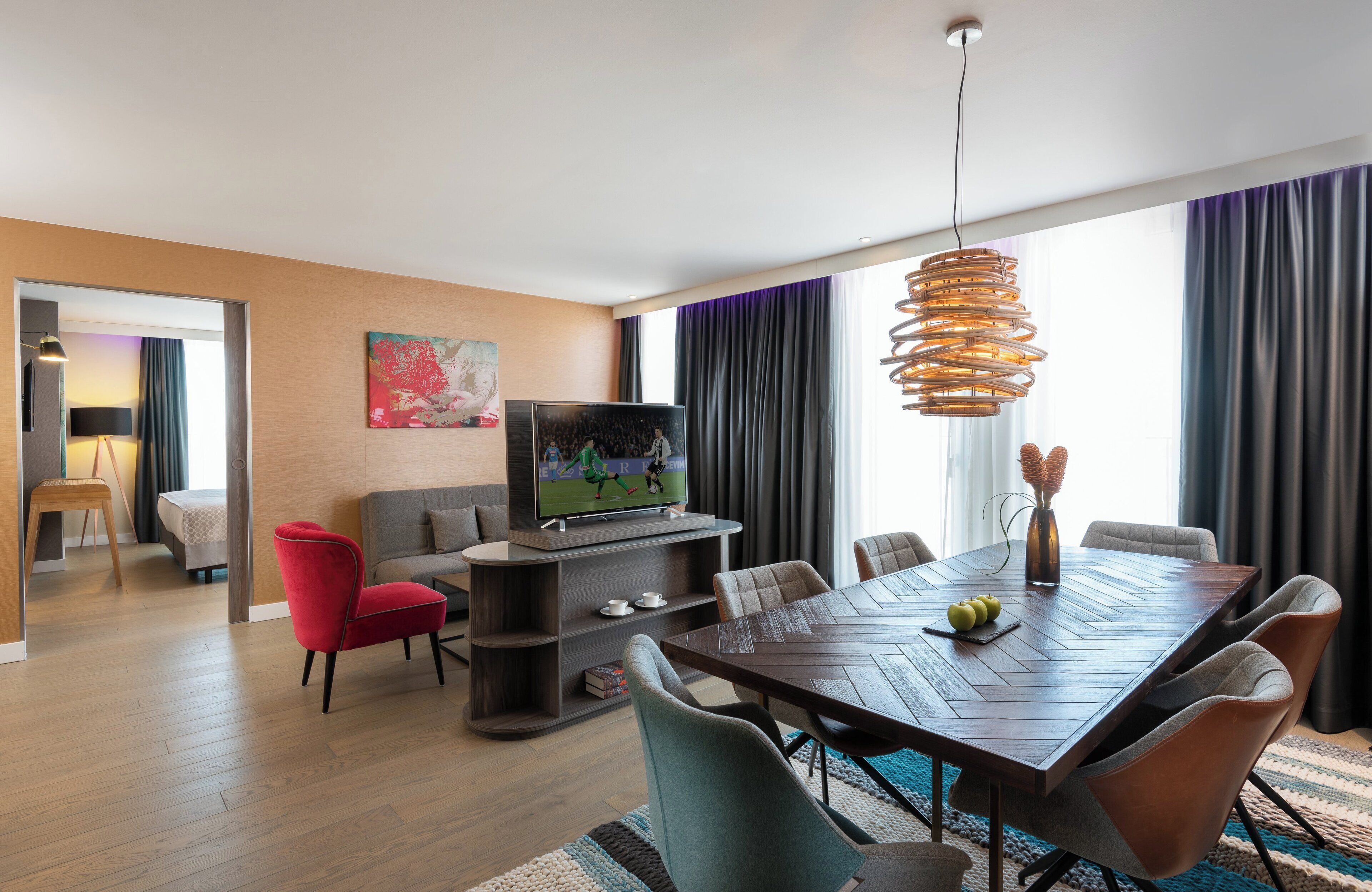 In-room safe, desk, soundproofing, free WiFi