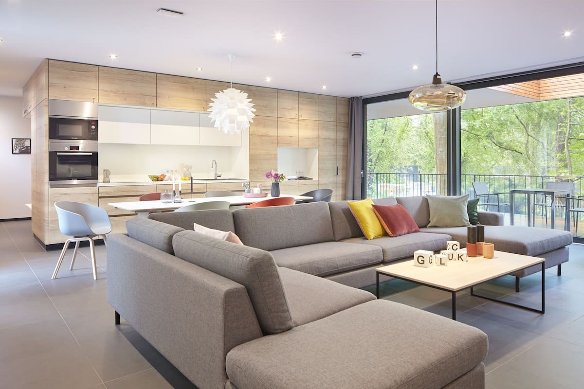 冷蔵庫、オーブン、コンロ、コーヒー / ティーメーカー