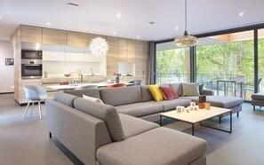 Fridge, oven, stovetop, coffee/tea maker - Glück in Sicht (Gluecksburg)