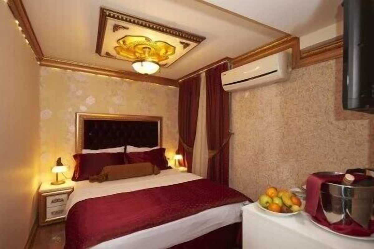 Quarto solteiro econômico, 1 cama de solteiro | Frigobar, cofres nos quartos, escrivaninha, quartos à prova de som