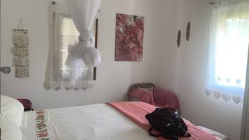 Desk, rollaway beds, WiFi