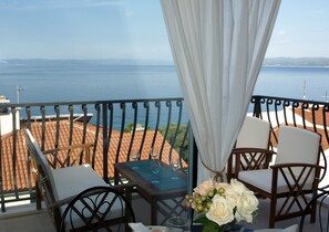 Studio Suite, Sea View, Beachfront - Apartments Issa (Makarska)