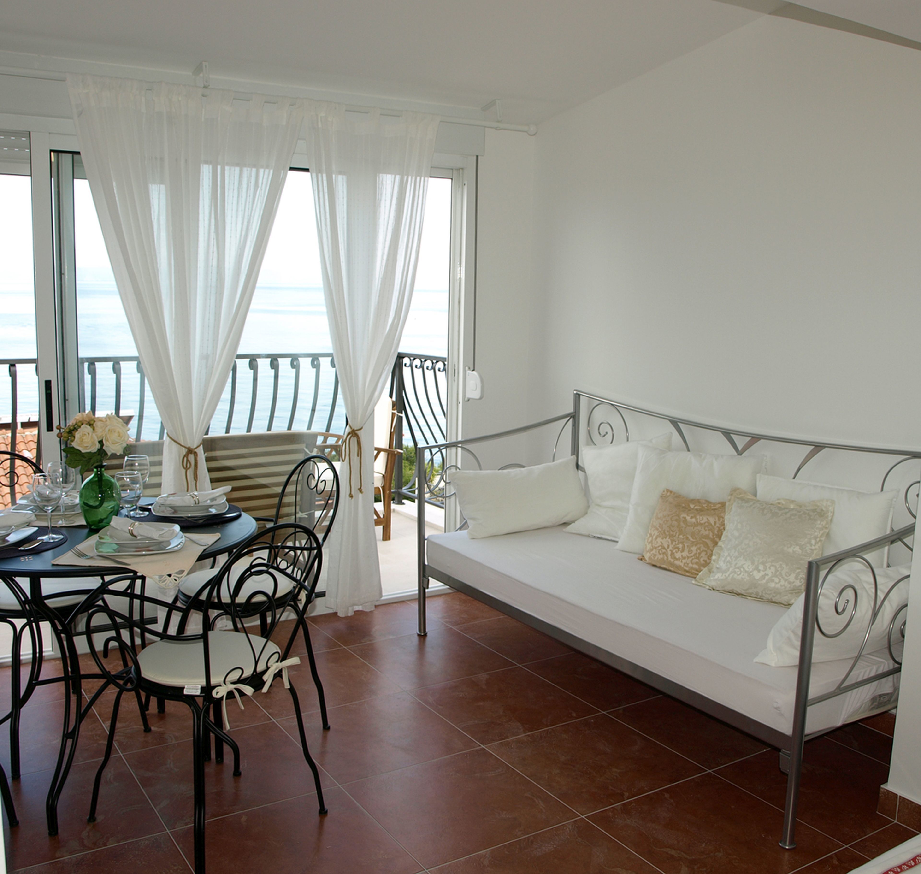 Studio Suite, Sea View, Beachfront | Room amenity