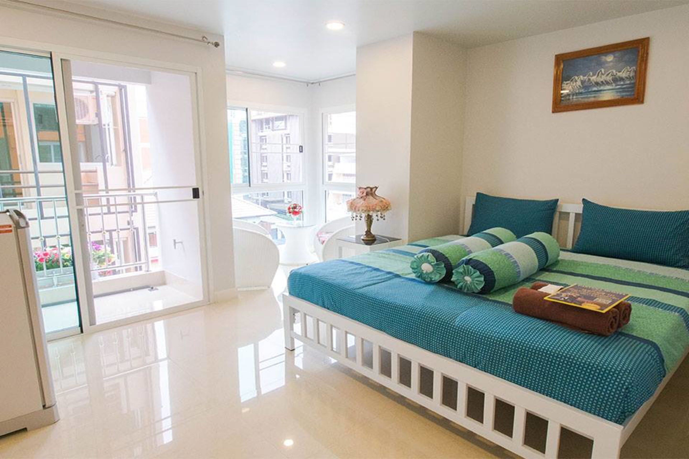 suite with balcony | desk, blackout curtains, free wifi, wheelchair access