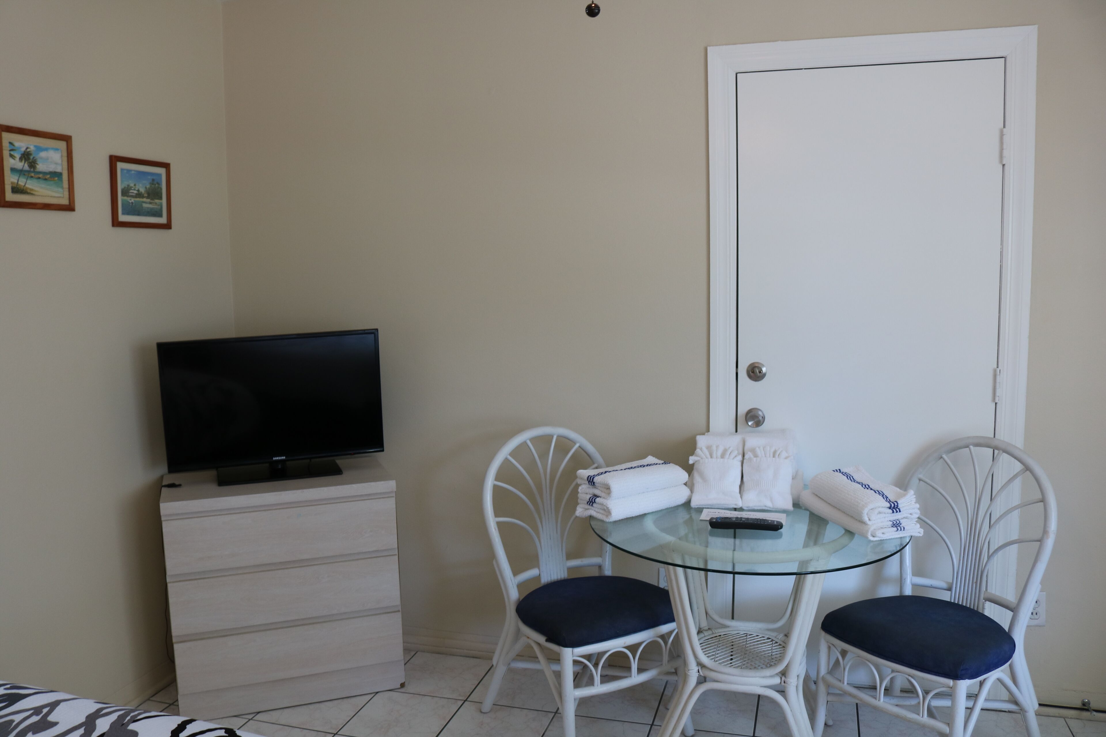 room, 2 double beds, kitchen, courtyard view (1st floor) | down duvets, in-room safe, iron/ironing board, free wifi