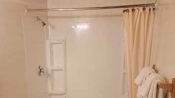 Standard Room, 1 Double Bed | Bathroom