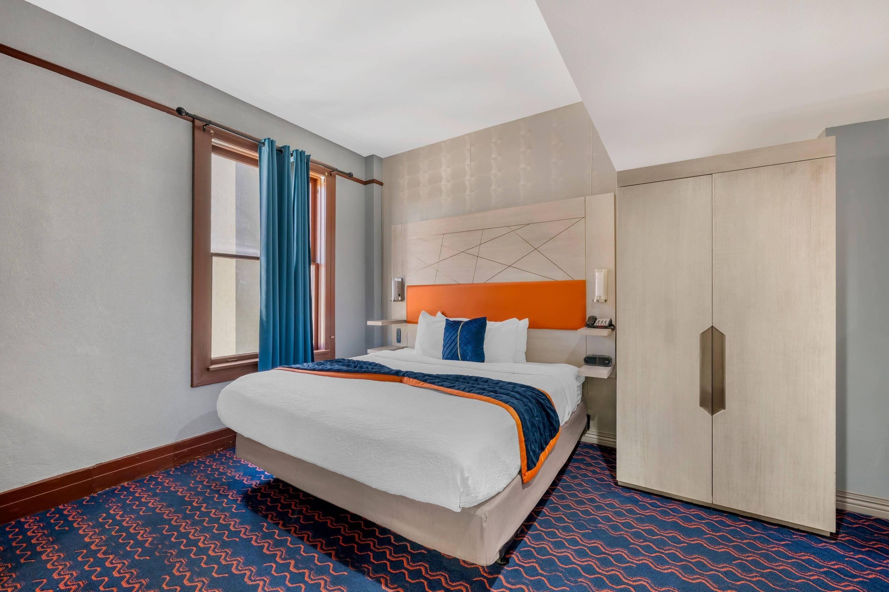 Habitación, 1 cama King size, con acceso para personas discapacitadas, para no fumadores | Ropa de cama de alta calidad y caja de seguridad en la habitación 