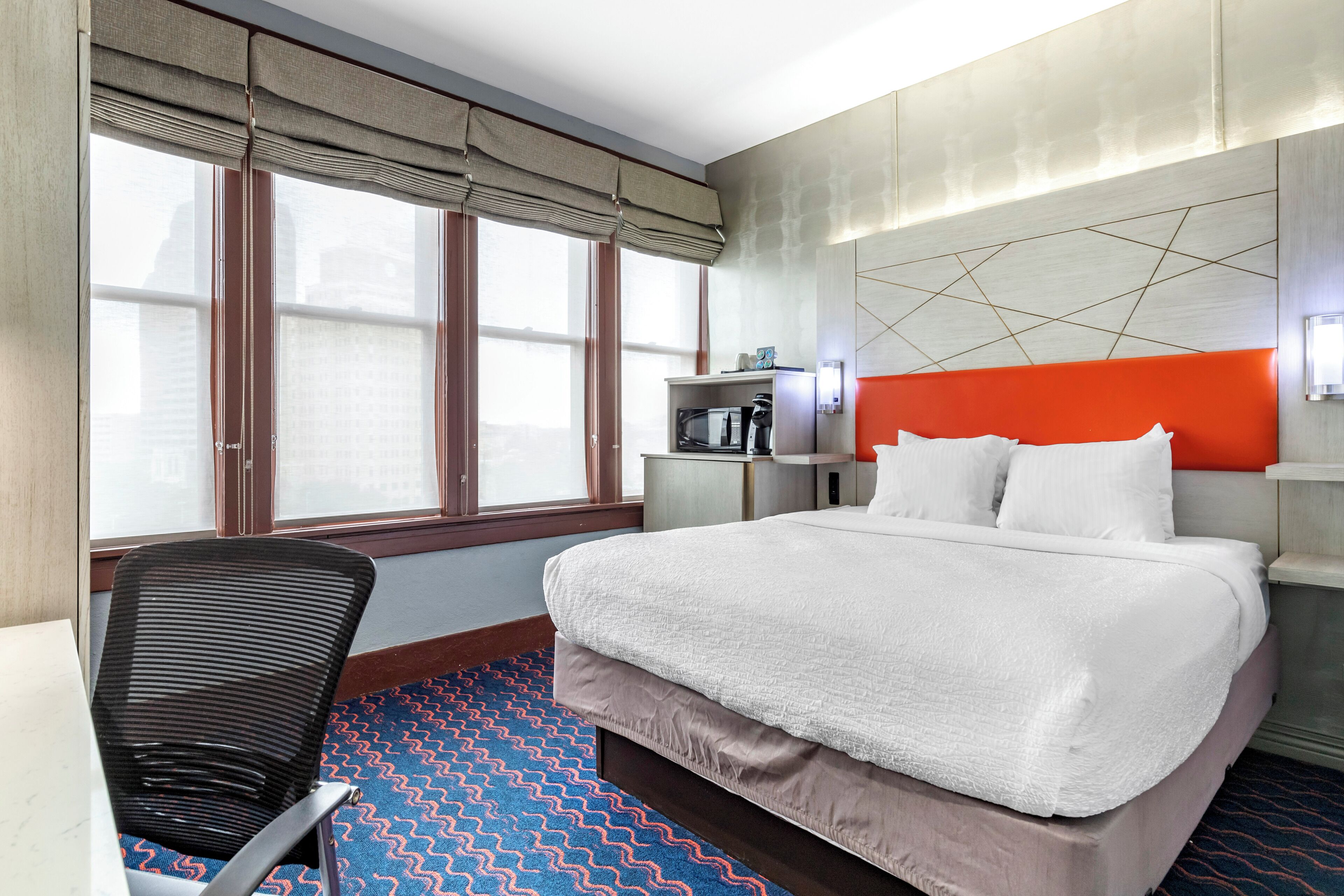 Literie de qualité supérieure, coffres-forts dans les chambres, bureau