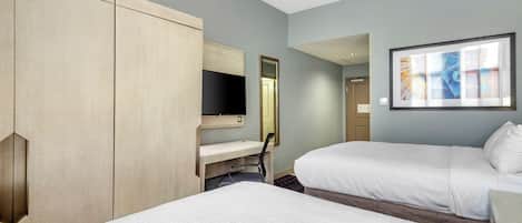 Premium bedding, in-room safe, desk, laptop workspace