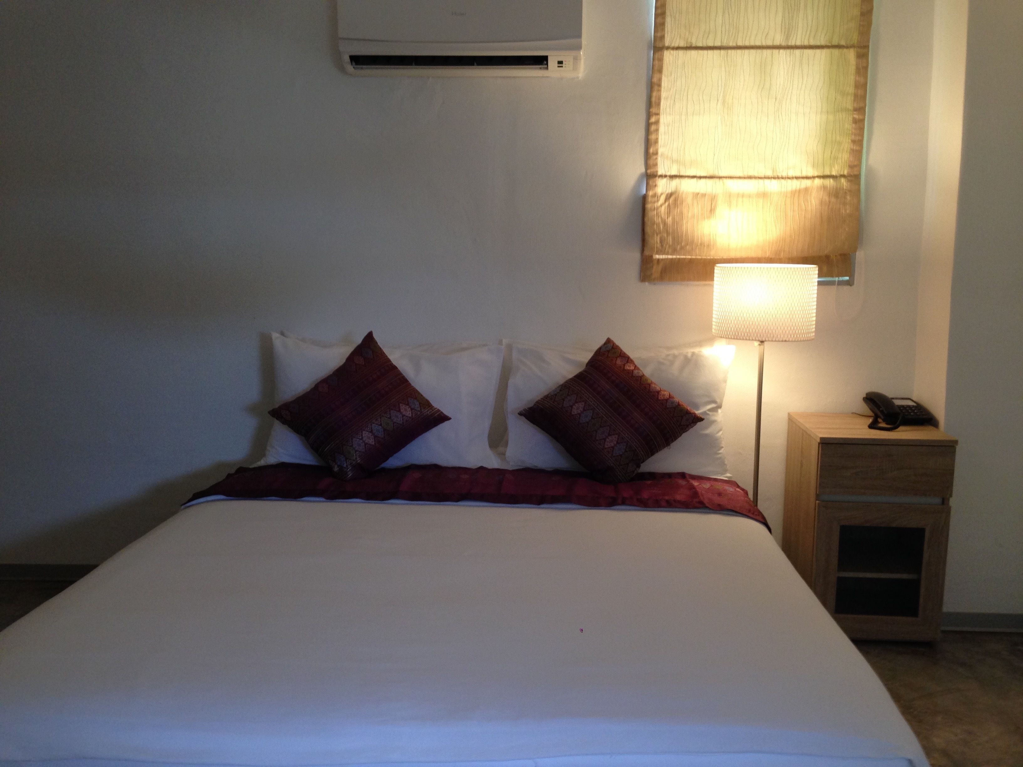 In-room safe, desk, free WiFi