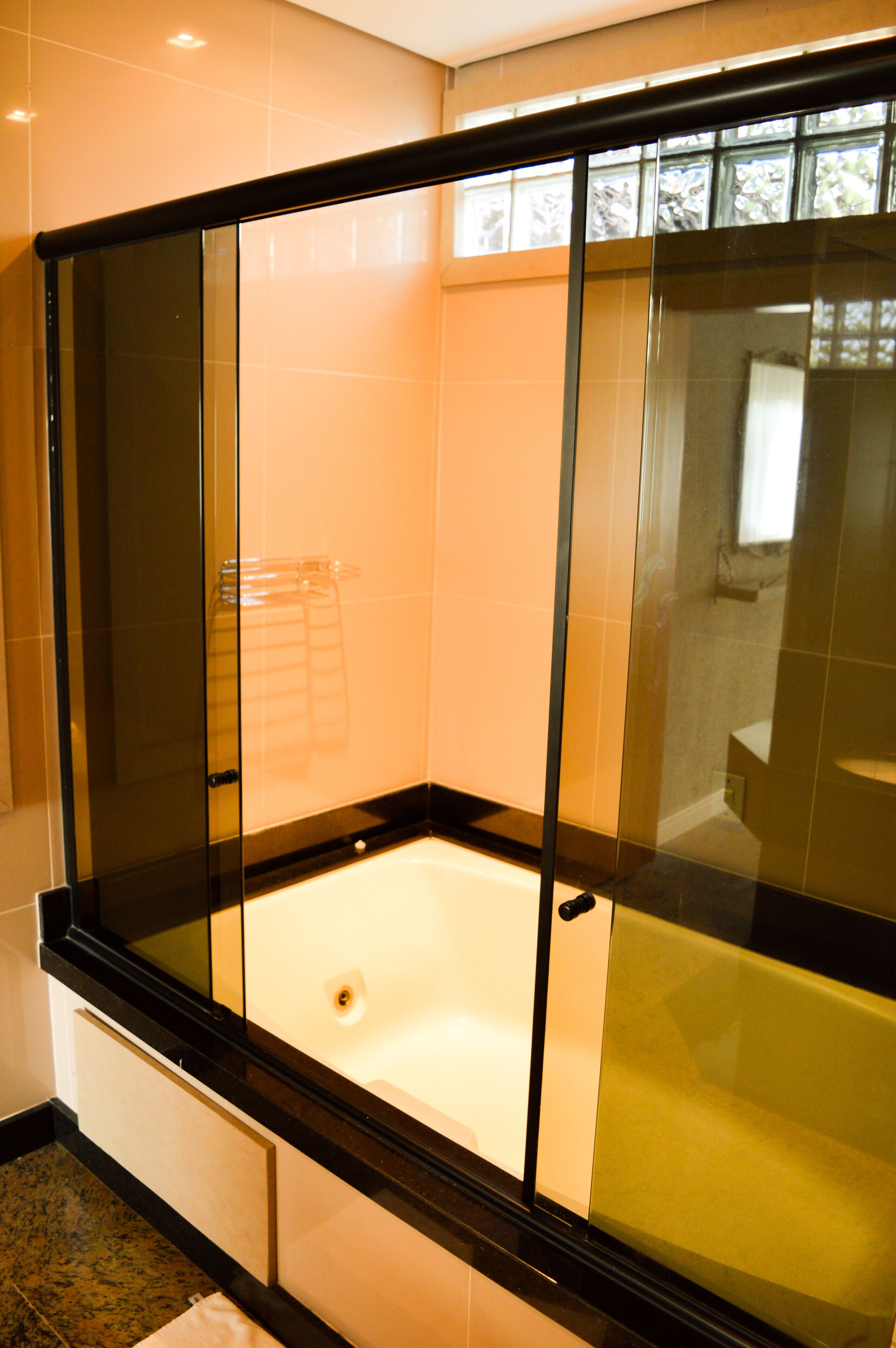 family suite | bathroom | free toiletries, hair dryer, towels