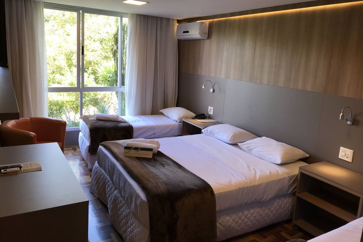 Rideaux occultants, chambres insonorisées, Wi-Fi gratuit, draps fournis