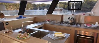 Dream Yacht Charter Private Crewed Yacht