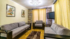 House, 5 Bedrooms | Living area - Casa Eugenia (San Miguel de Allende)