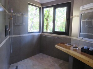 Romantic Room, Kitchenette, Garden View | Bathroom shower - OASIS de las Palmas (Ciudad Cortés)