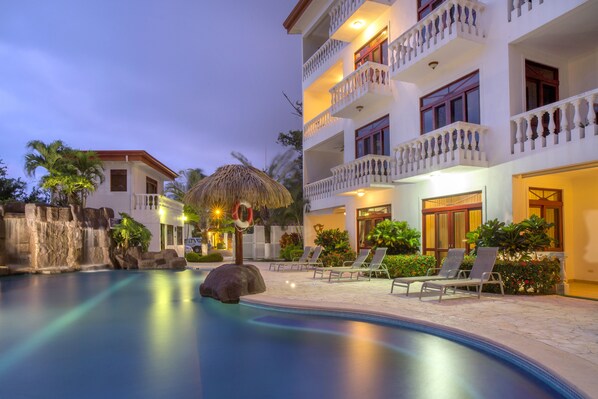 Outdoor pool, sun loungers