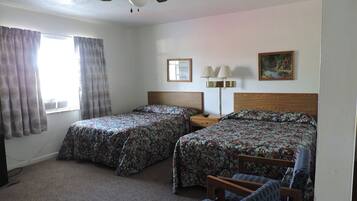 標準客房, 多張床 | 免費 Wi-Fi、床單